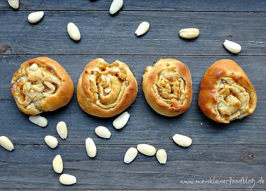 Hefeteigschnecken mit Aprikosen-Marmelade - Schnelle &amp; einfache Rezepte