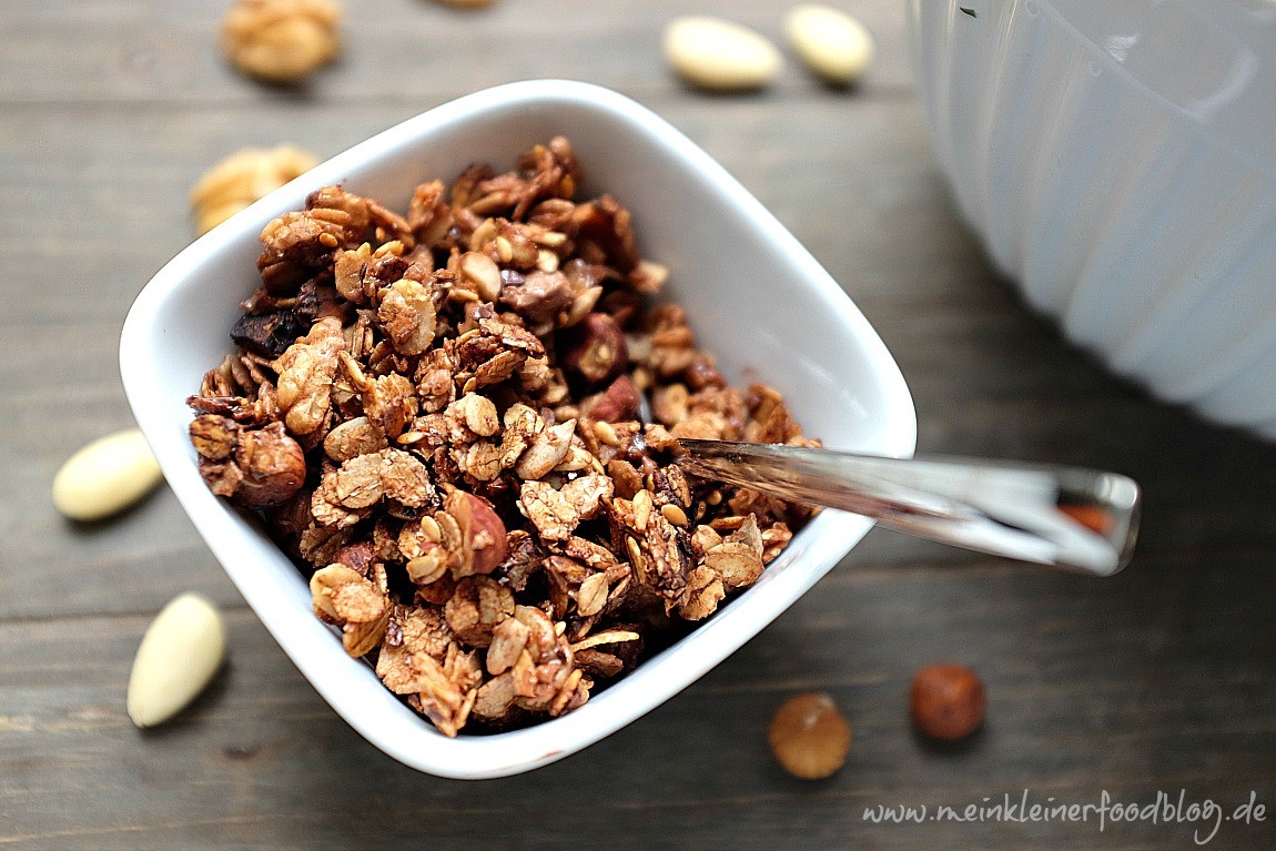 Mein Frühstückstraum: Schoko-Nuss Granola mit Kokosöl