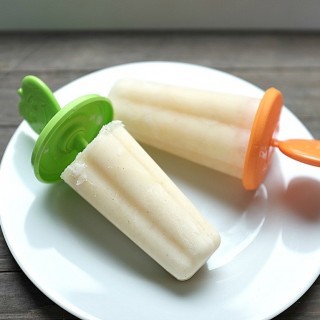Orangen-Joghurt-Eis mit Honig und Vanille