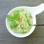 Brokkoli-Pesto - überzeugt sogar Gemüsemuffel - egal ob zu Pasta, Gnocchi oder als Beilage zu Fisch & Fleisch. Einfach lecker!