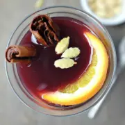 Ein leckeres und wärmendes Getränk an kalten Wintertagen - alkoholfreier Glögi - ein leckerer Kinder-Punsch aus Finnland.