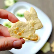 Tolle Brunchidee: Schnelle Cracker mit Frühlingsquark
