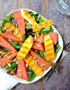 Melonen-Salat mit gegrilltem Halloumi