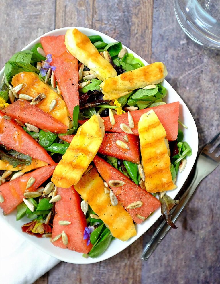 Schneller Melonen-Salat mit gegrilltem Halloumi - Schnelle &amp; einfache ...