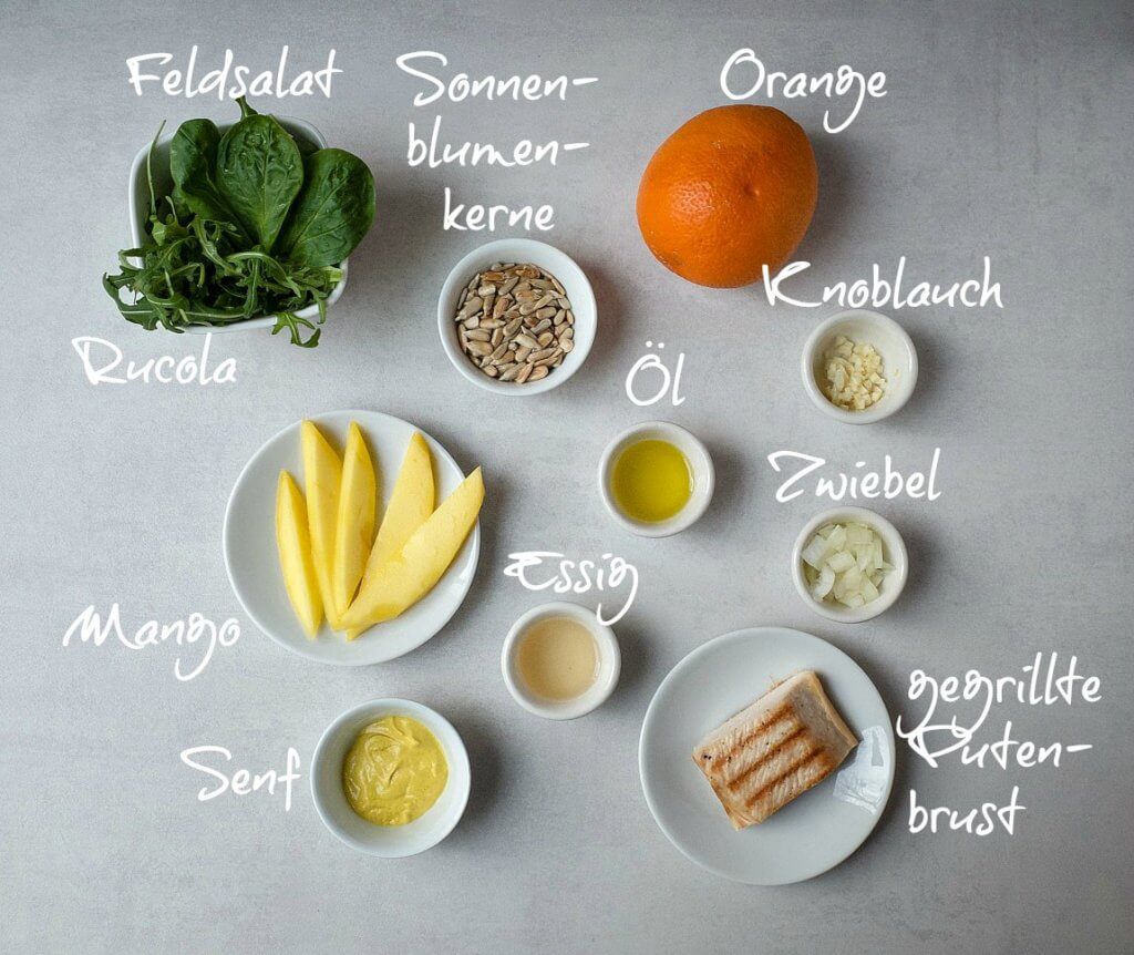 Fruchtiger Salat mit gegrillter Putenbrust - Schnelle &amp; einfache Rezepte