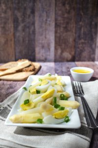 Ein schneller Spargel-Ei-Salat für maximale Genussmomente.