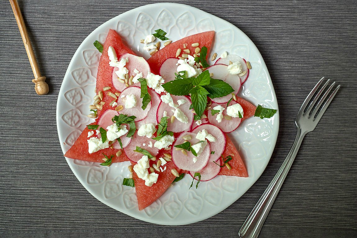 Melonen-Radieschen-Salat-mit-Feta - Schnelle Rezepte aus meiner Küche
