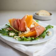 Parmaschinken-Melonen-Salat - leicht, frisch und lecker.