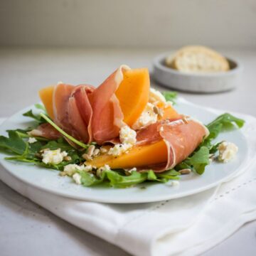 Parmaschinken-Melonen-Salat - leicht, frisch und lecker.