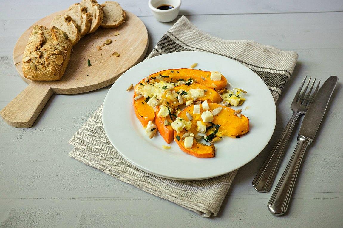 Gebackener Kuerbis mit Feta und Sonnenblumenkerne-2.1 - Schnelle ...