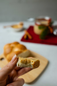 Ein super schnelles Geschenk aus der Küche: Honig-Zimt-Butter. Nur 4 Zutaten, 5 Minuten Zeit und ein wunderbarer Genuss.