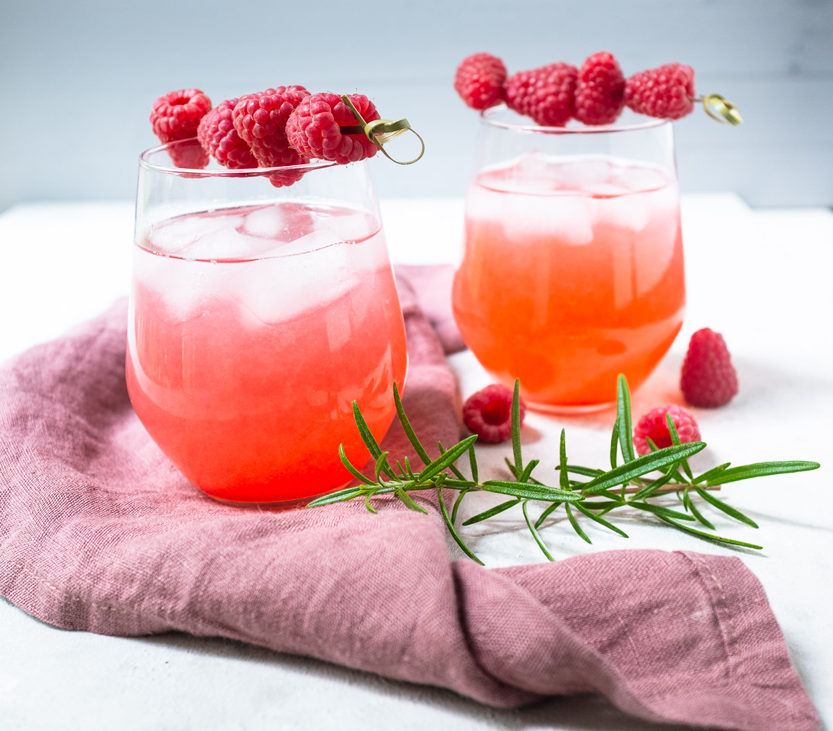 Himbeer-Rosmarin-Wasser-13 - Schnelle &amp; einfache Rezepte