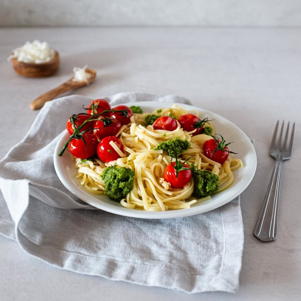 Pasta mit Rucola_Pesto_Tomaten_und_Parmesan-13 - Schnelle &amp; einfache ...