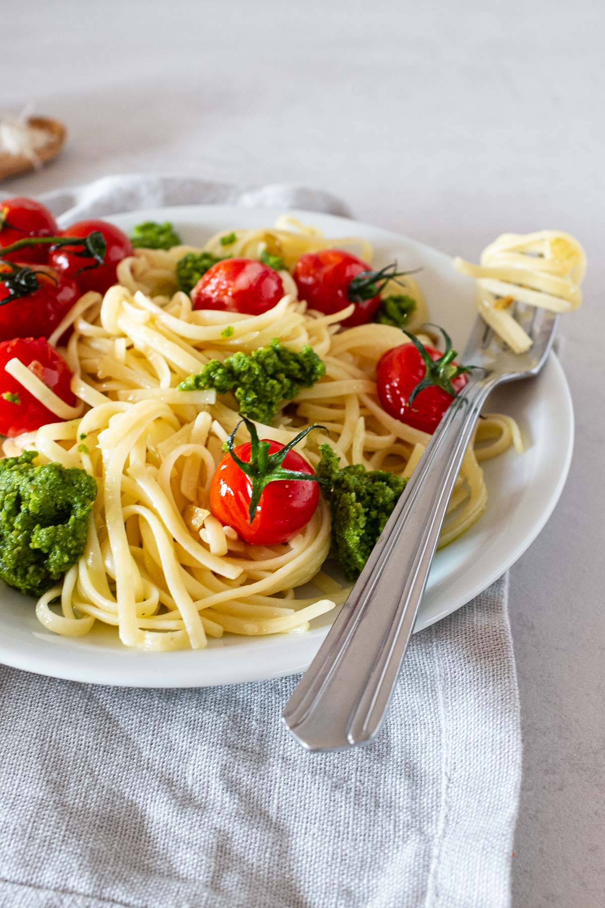 Pasta mit Rucola_Pesto_Tomaten_und_Parmesan-2 - Schnelle &amp; einfache Rezepte