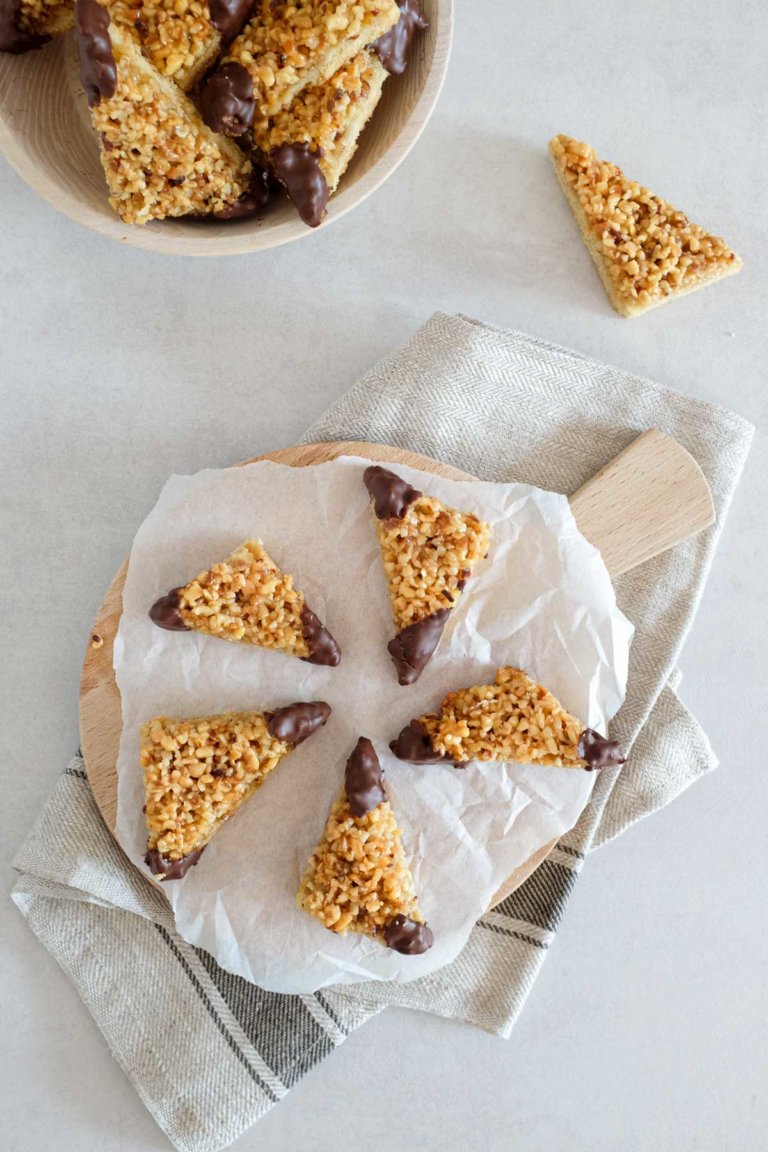 Einfache Nussecken mit Aprikosenmarmelade - Schnelle &amp; einfache Rezepte