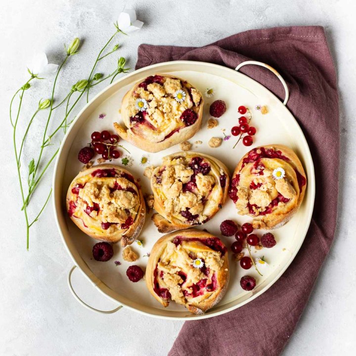 Einfache Nussecken mit Aprikosenmarmelade - Schnelle &amp; einfache Rezepte