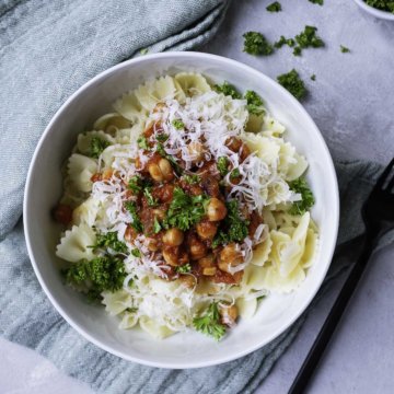 Pasta mit Kichererbsen-Tomatensauce (Pasta e Ceci)