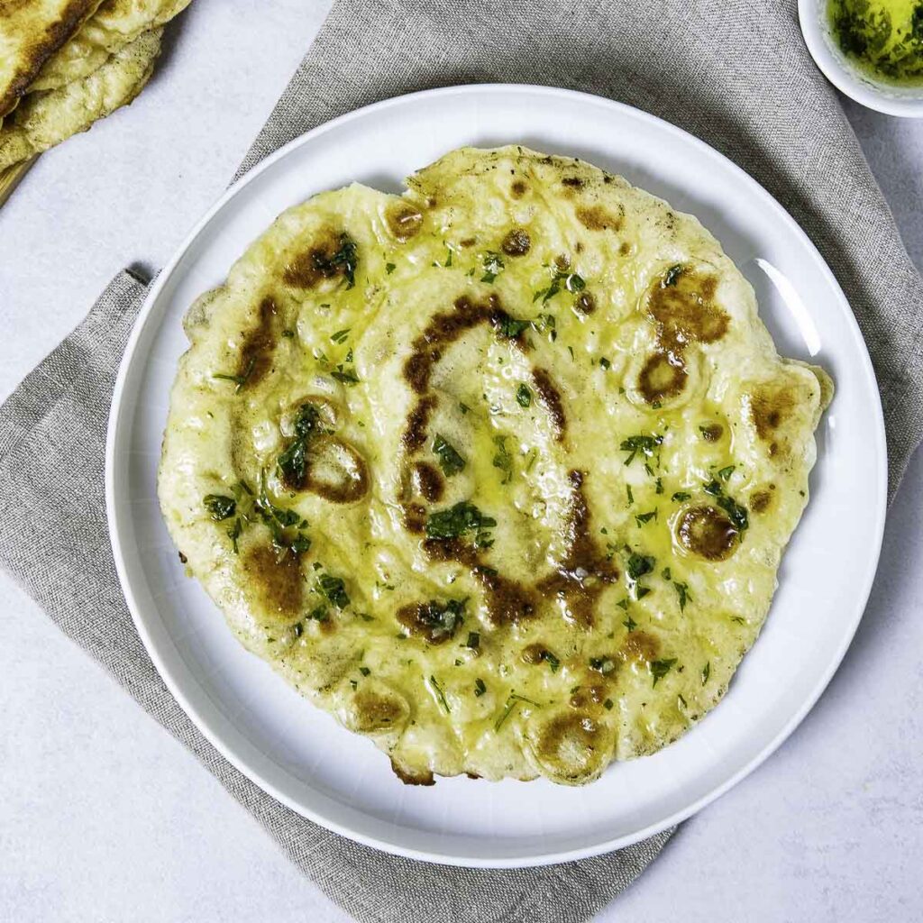 naan-brot-mit-einer-kr-uter-knoblauch-butter-schnelle-einfache-rezepte