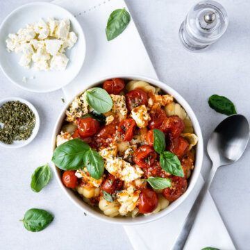Schnelle Tomaten-Feta-Pasta