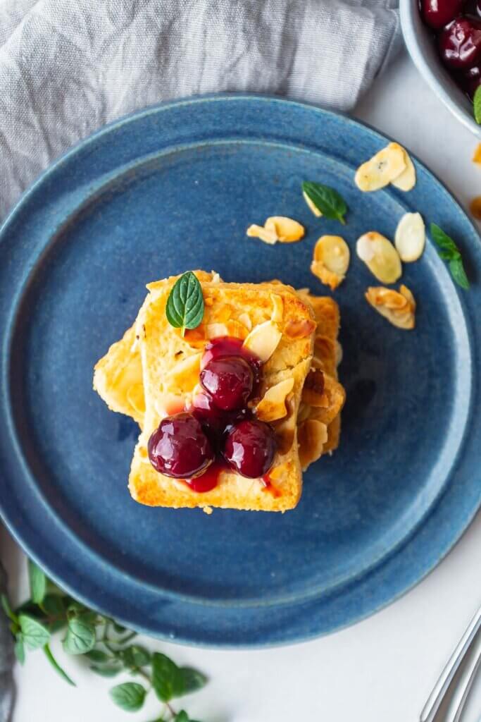 Armer Ritter mit heißem Kirschkompott - Schnelle &amp; einfache Rezepte