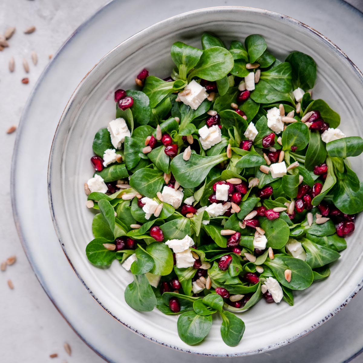 Einfacher Feldsalat mit Granatapfel und Feta - Schnelle &amp; einfache Rezepte