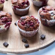 Kirsch-Schokoladen-Muffins mit cremiger Füllung