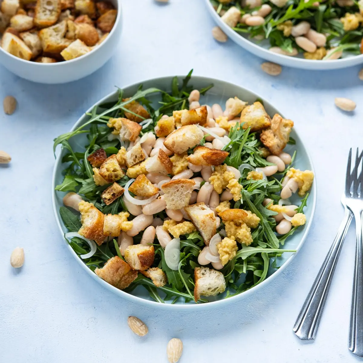 Weiße Bohnen-Rucola-Salat mit Zitronen-Mandel-Pesto