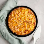 Pfirsichkuchen mit Mandelsplittern
