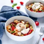 Tomaten-Burrata-Salat mit Pistazien-Croutons