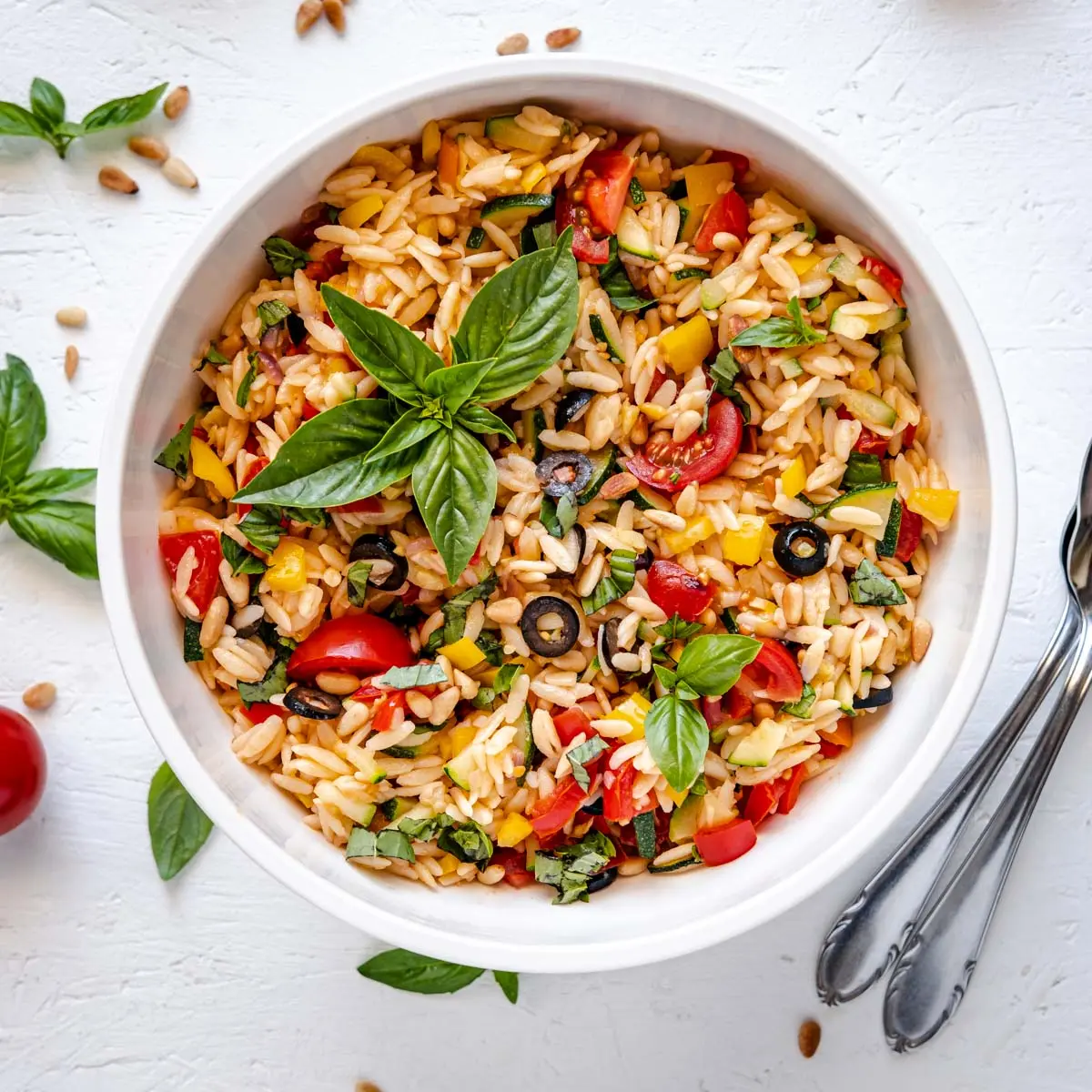 Orzo-Pasta mit gegrillten Gemüse