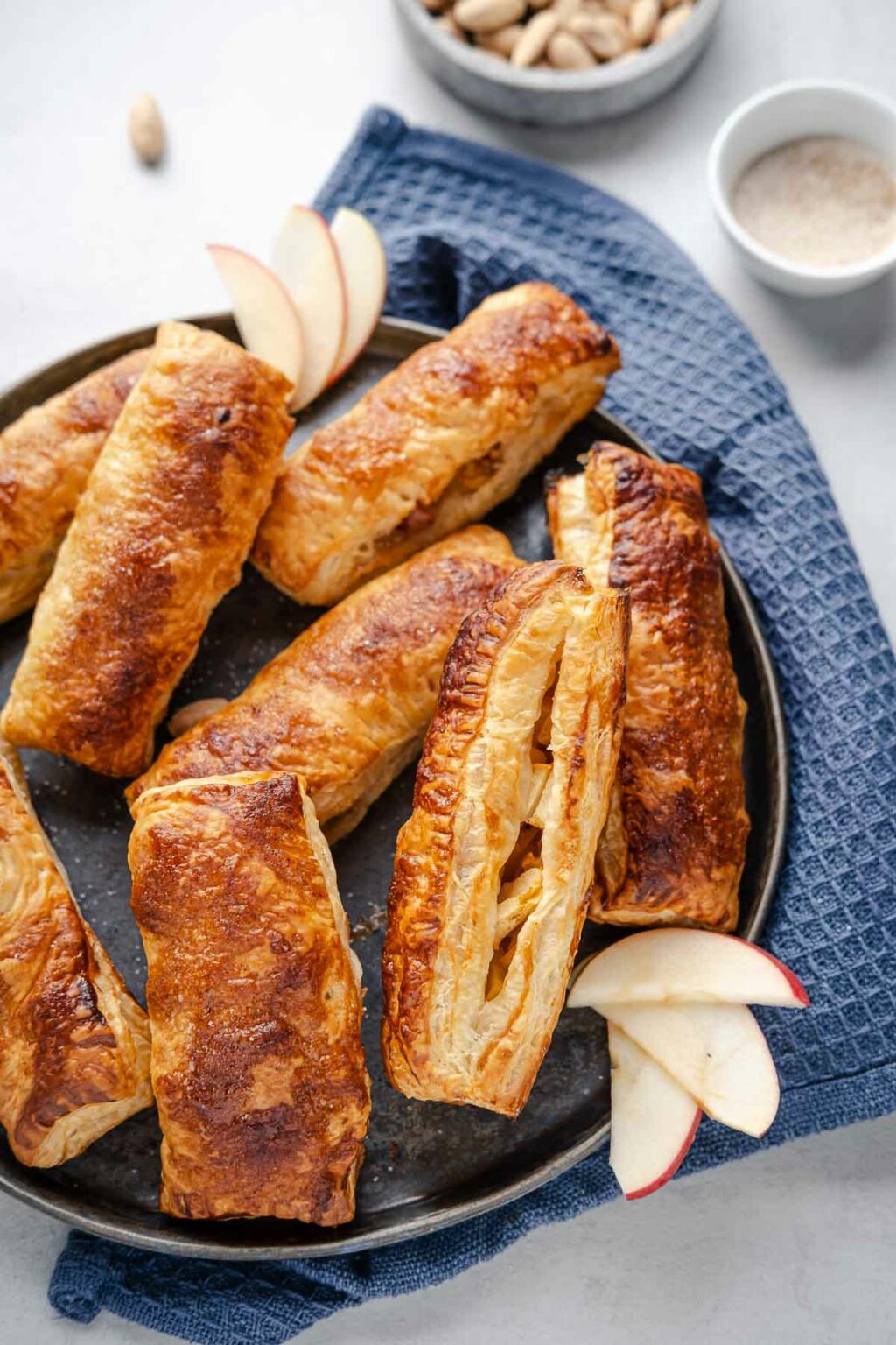 Easy Apfel-Blätterteigtaschen - Schnelle &amp; einfache Rezepte