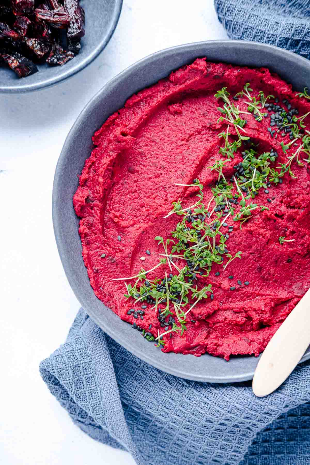 Geröstetes Rote-Bete-Hummus - Schnelle & einfache Rezepte Geröstetes Rote-Bete-Hummus - Schnelle & einfache Rezepte